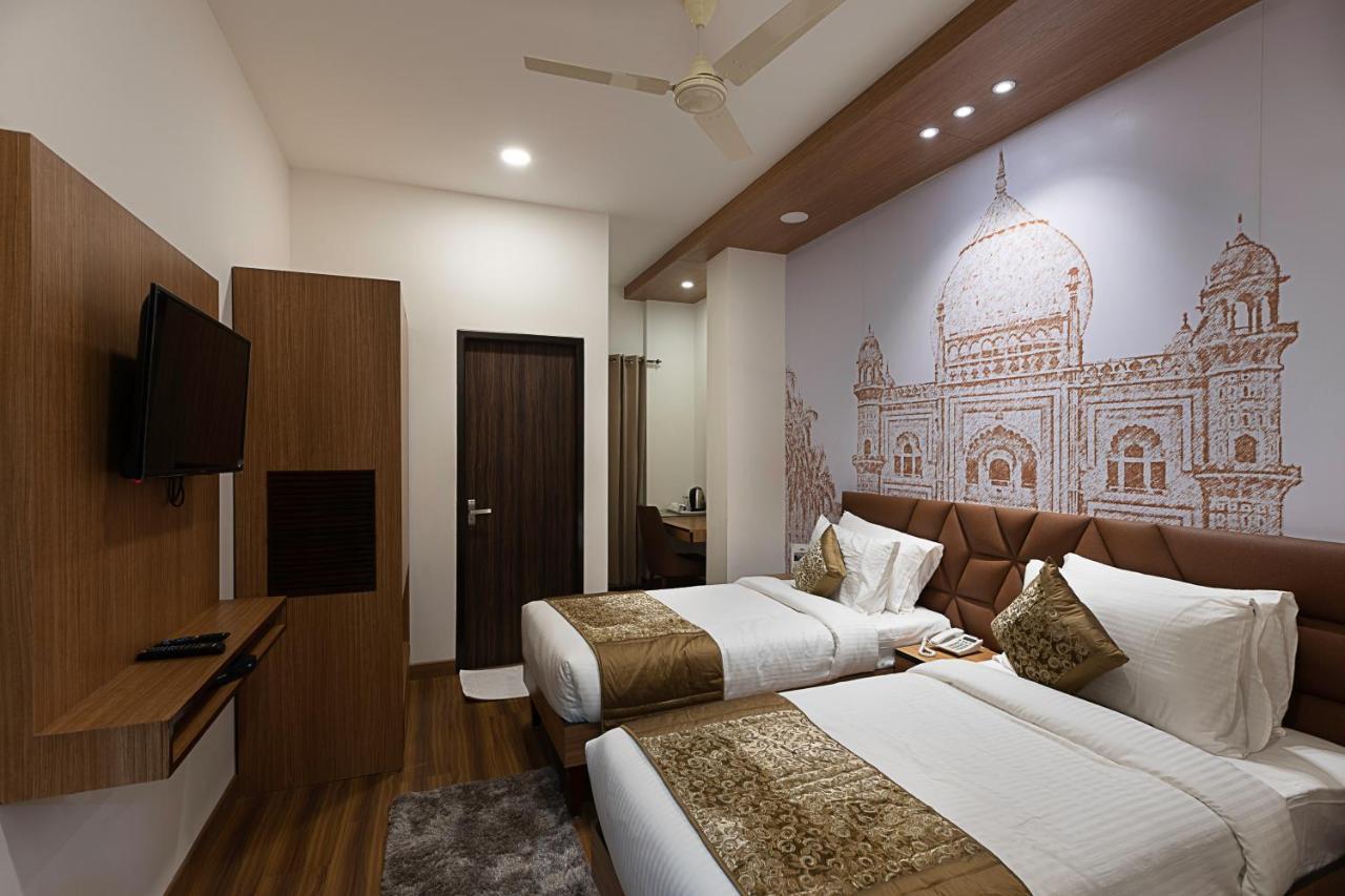 نيودلهي Delhieez - A Boutique Hotel المظهر الخارجي الصورة