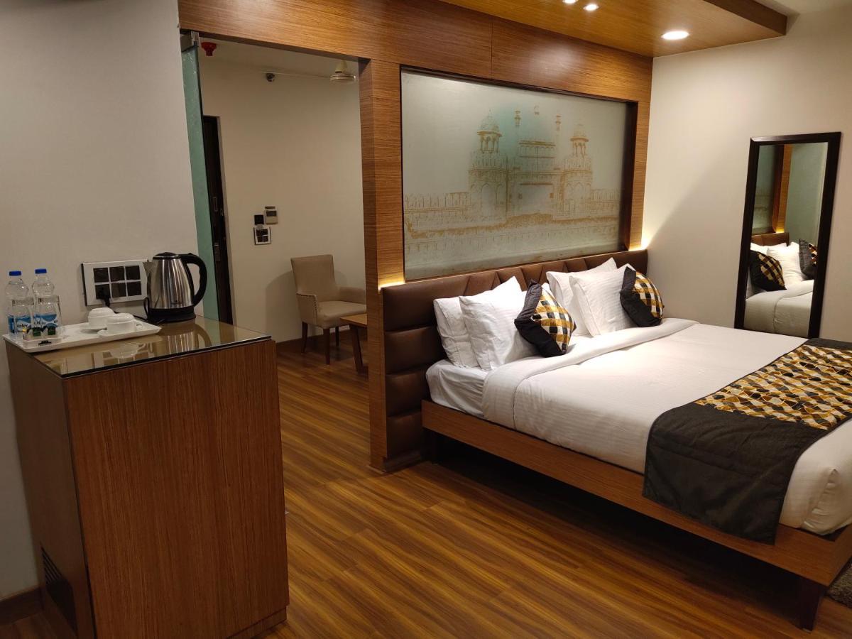 نيودلهي Delhieez - A Boutique Hotel المظهر الخارجي الصورة